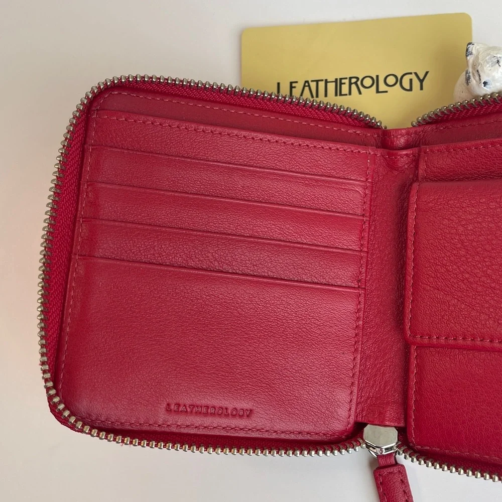 LEATHEROLOGY Small Zippered Wallet Apple Red New With Tag 🏷️
